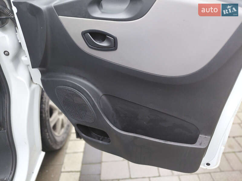 Минивэн Renault Trafic 2015 в Бродах фото 22 Минивэн Renault Trafic 2015 в Бродах