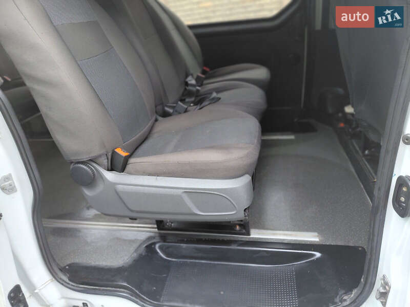 Минивэн Renault Trafic 2015 в Бродах фото 24 Минивэн Renault Trafic 2015 в Бродах