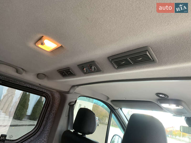 Мінівен Renault Trafic 2013 в Житомирі фото 6 Мінівен Renault Trafic 2013 в Житомирі