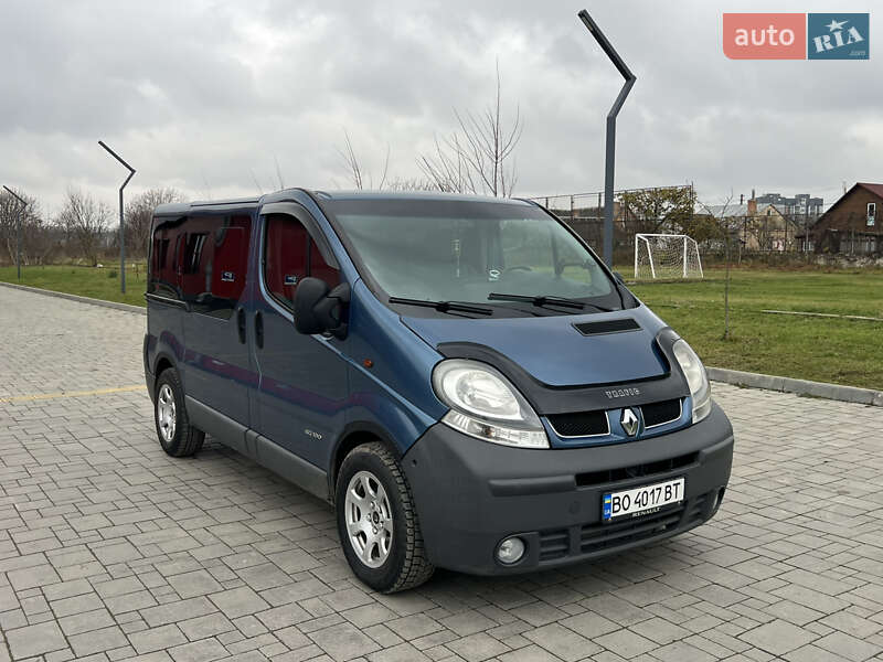 Мінівен Renault Trafic 2005 в Здолбуніві