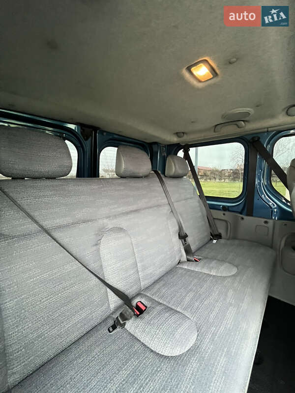 Мінівен Renault Trafic 2005 в Здолбуніві