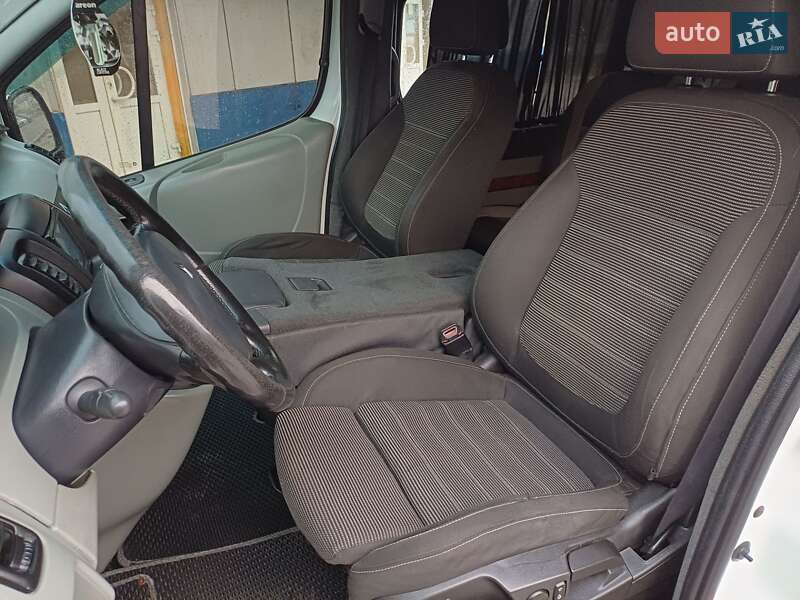Минивэн Renault Trafic 2008 в Каменском