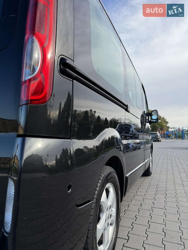 Минивэн Renault Trafic 2011 в Измаиле фото 11 Минивэн Renault Trafic 2011 в Измаиле