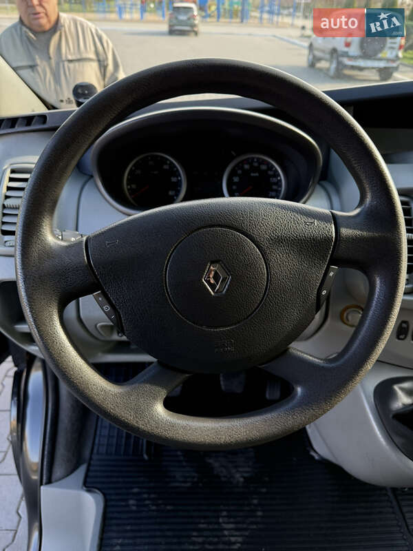 Минивэн Renault Trafic 2011 в Измаиле фото 26 Минивэн Renault Trafic 2011 в Измаиле