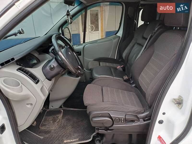 Минивэн Renault Trafic 2008 в Каменском