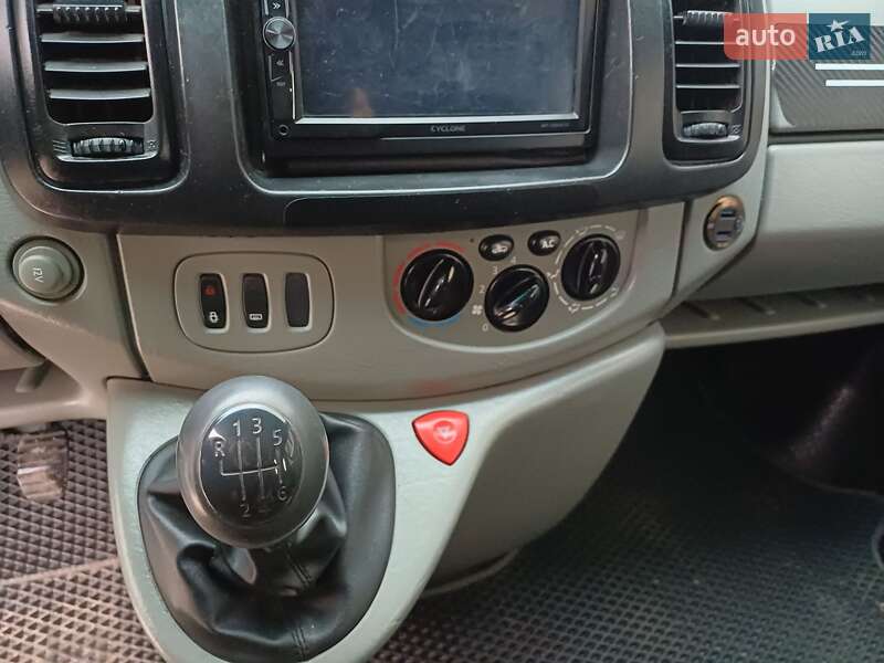 Минивэн Renault Trafic 2008 в Каменском