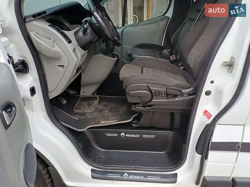 Минивэн Renault Trafic 2008 в Каменском