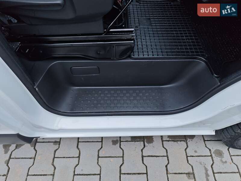 Минивэн Renault Trafic 2021 в Дубно фото 50 Минивэн Renault Trafic 2021 в Дубно