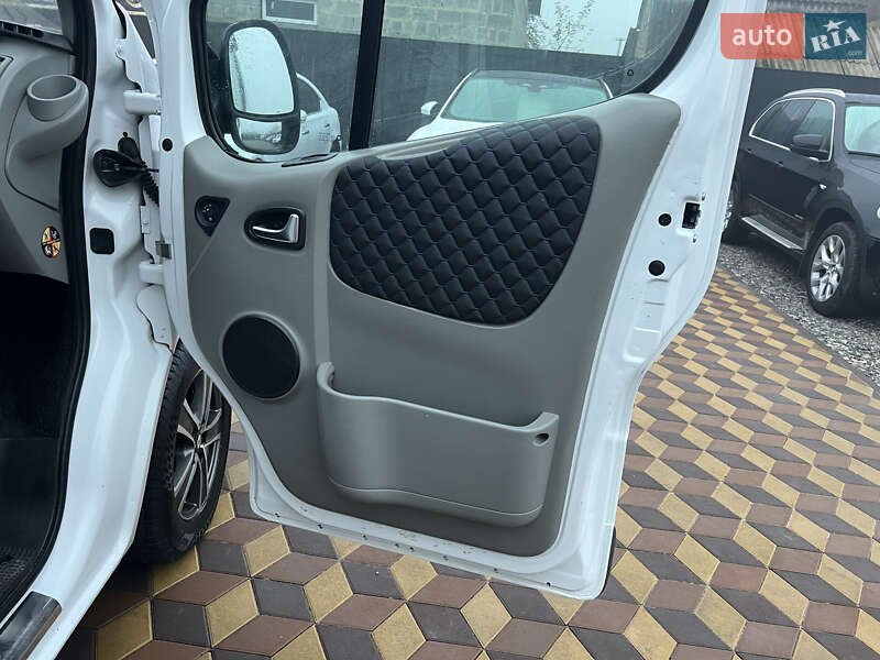 Минивэн Renault Trafic 2014 в Знаменке фото 9 Минивэн Renault Trafic 2014 в Знаменке