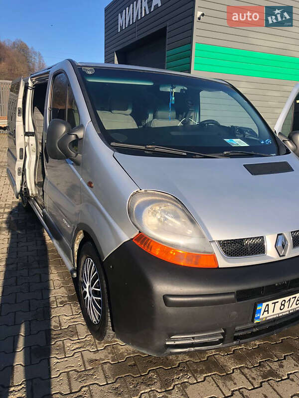 Минивэн Renault Trafic 2003 в Косове фото 8 Минивэн Renault Trafic 2003 в Косове