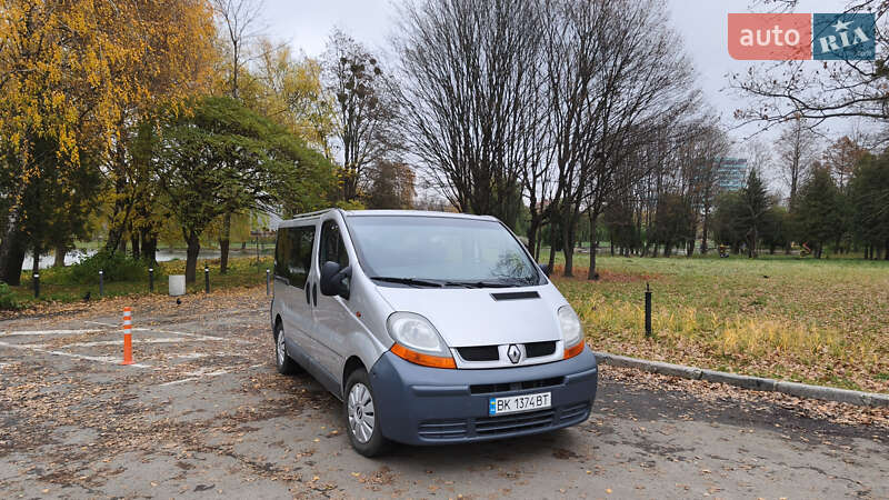 Минивэн Renault Trafic 2006 в Ровно