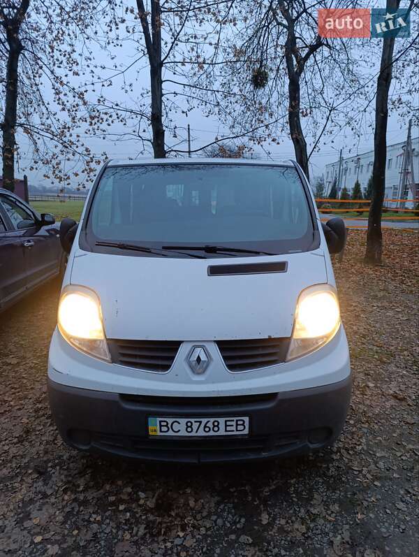 Мінівен Renault Trafic 2008 в Львові