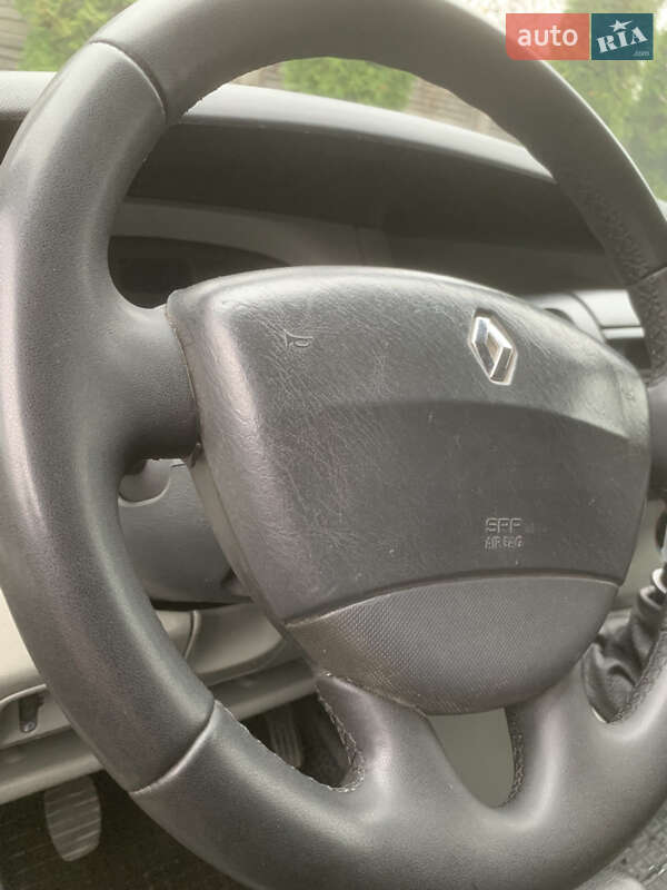 Минивэн Renault Trafic 2005 в Харькове фото 8 Минивэн Renault Trafic 2005 в Харькове