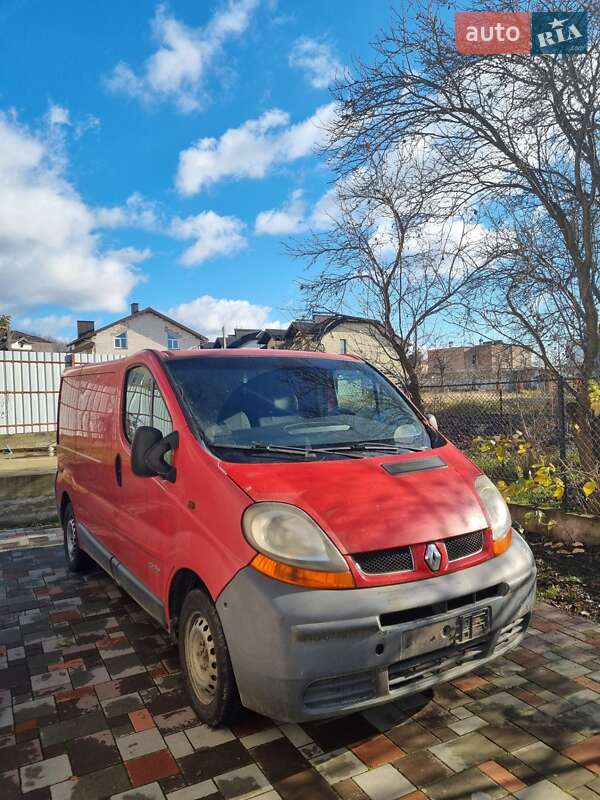 Вантажний фургон Renault Trafic 2004 в Львові