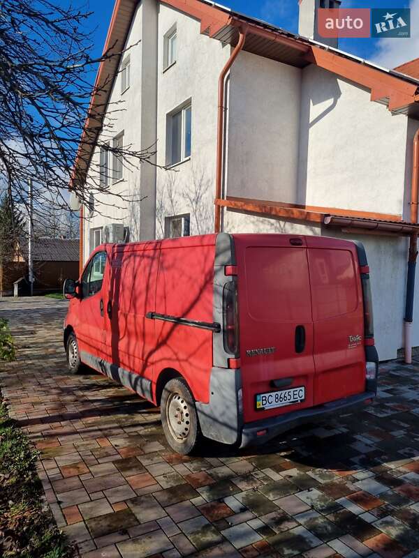 Вантажний фургон Renault Trafic 2004 в Львові
