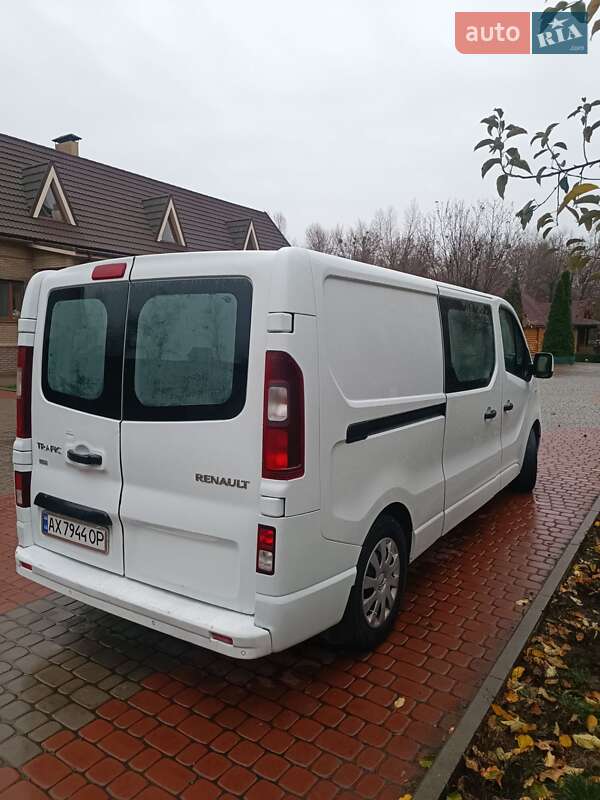 Грузовой фургон Renault Trafic 2017 в Изюме