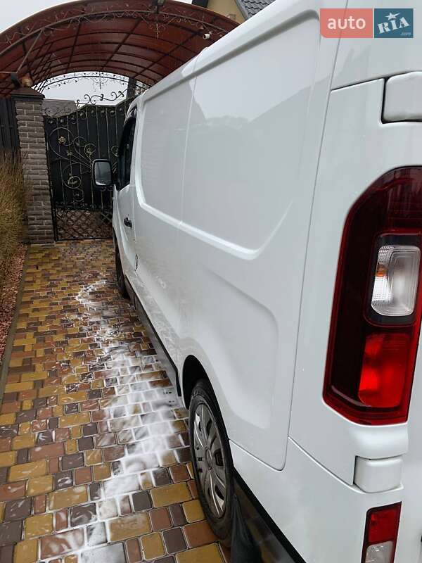 Другие грузовики Renault Trafic 2017 в Гостомеле