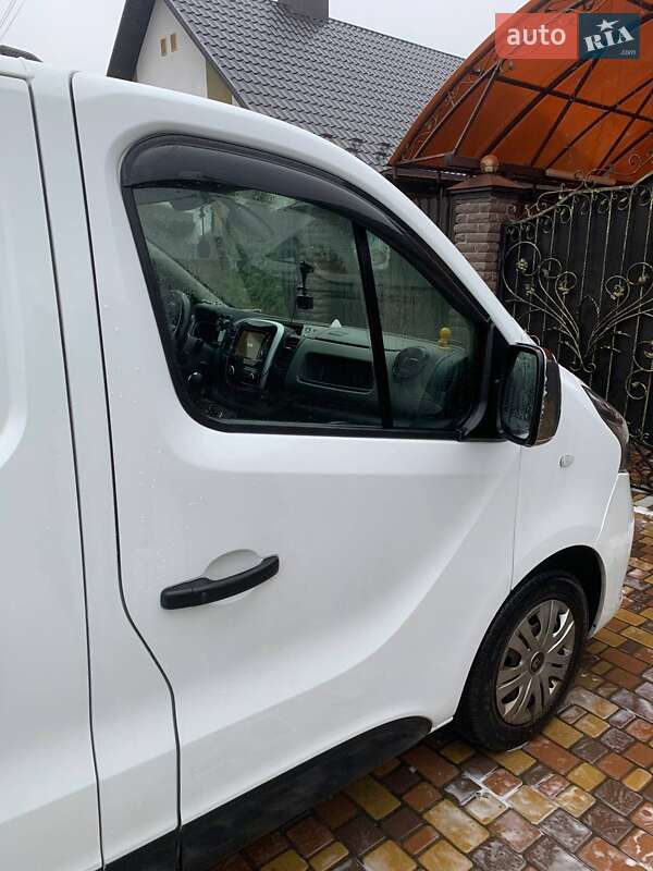 Другие грузовики Renault Trafic 2017 в Гостомеле