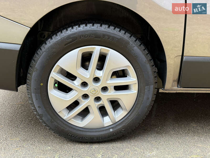 Минивэн Renault Trafic 2020 в Киеве фото 19 Минивэн Renault Trafic 2020 в Киеве