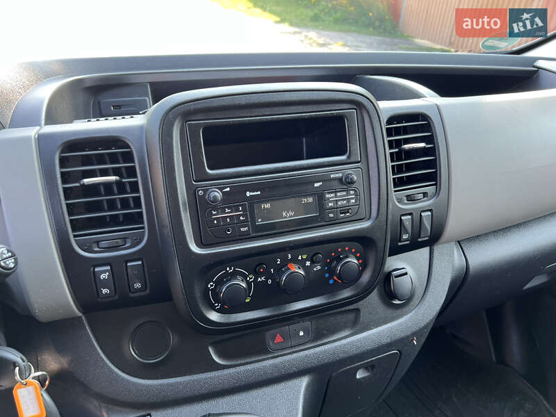 Минивэн Renault Trafic 2016 в Киеве фото 13 Минивэн Renault Trafic 2016 в Киеве