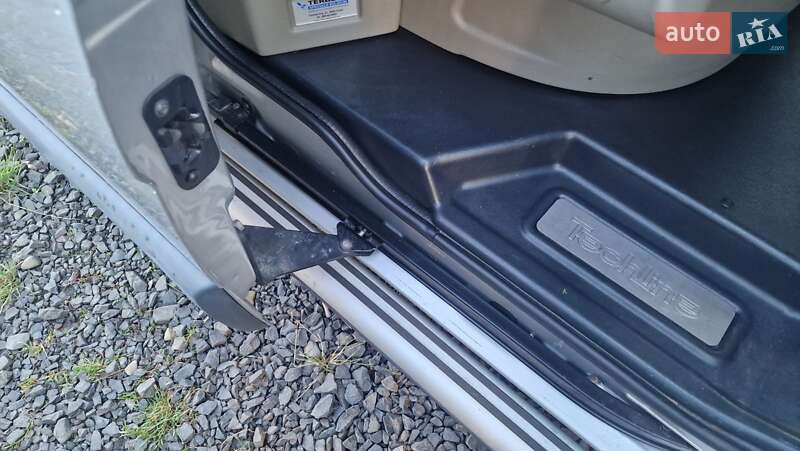 Грузопассажирский фургон Renault Trafic 2011 в Ровно