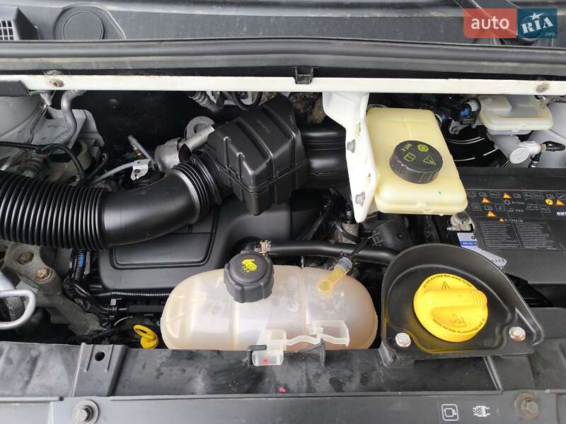 Минивэн Renault Trafic 2016 в Городке