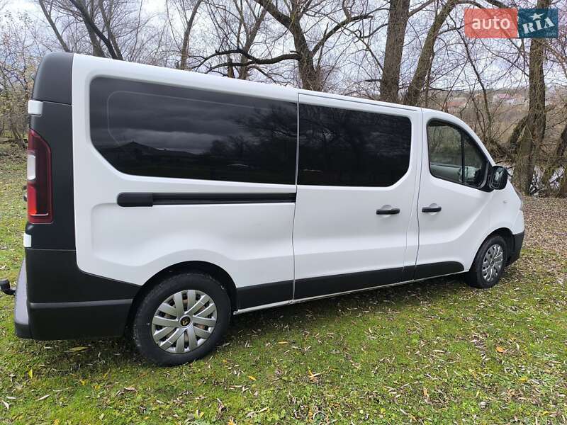 Минивэн Renault Trafic 2016 в Городке