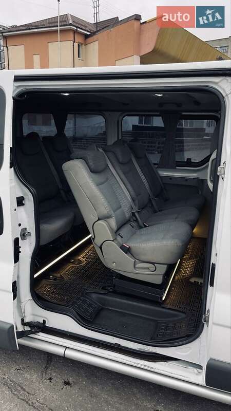 Минивэн Renault Trafic 2010 в Вараше
