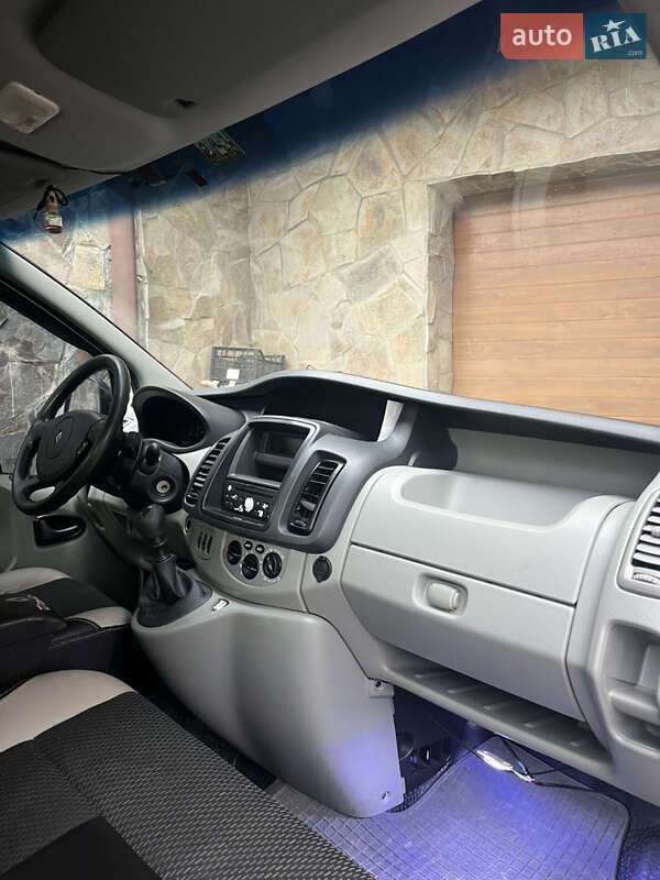 Минивэн Renault Trafic 2010 в Ворохте