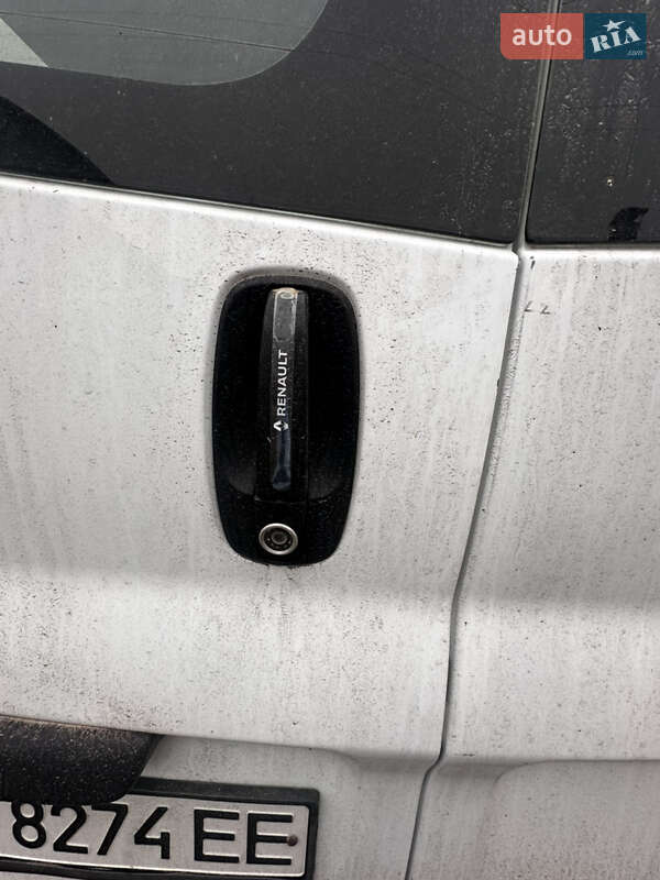 Минивэн Renault Trafic 2010 в Березане