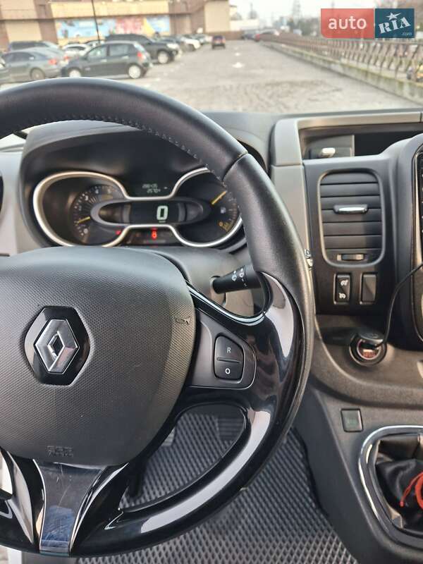 Минивэн Renault Trafic 2015 в Харькове