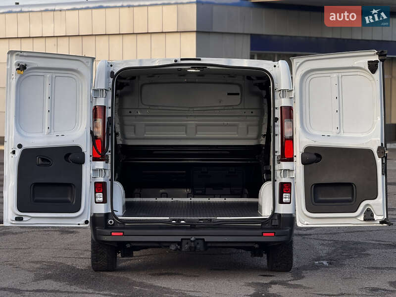 Грузовой фургон Renault Trafic 2016 в Радивилове