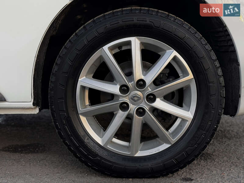 Грузовой фургон Renault Trafic 2016 в Радивилове