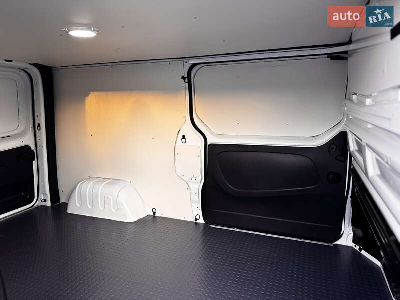 Грузовой фургон Renault Trafic 2016 в Радивилове