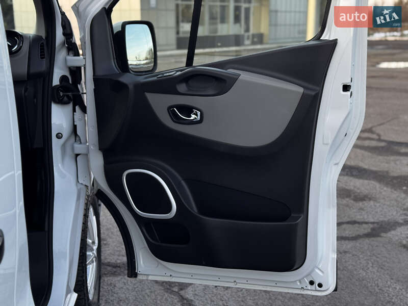 Грузовой фургон Renault Trafic 2016 в Радивилове