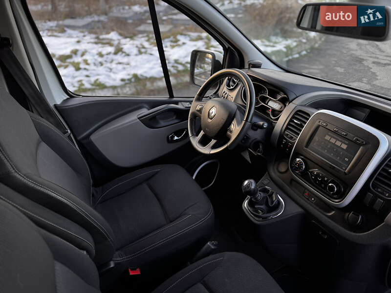 Грузовой фургон Renault Trafic 2016 в Радивилове