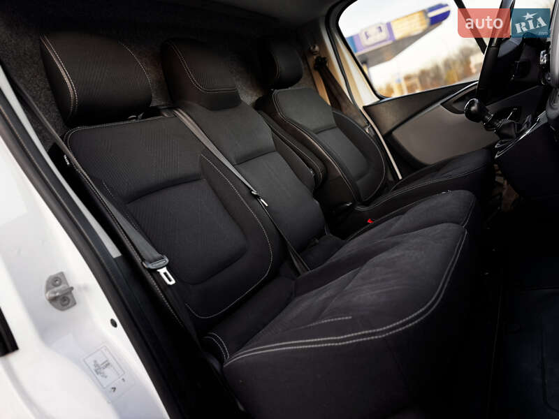 Грузовой фургон Renault Trafic 2016 в Радивилове