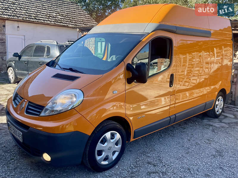 Грузовой фургон Renault Trafic 2010 в Чорткове