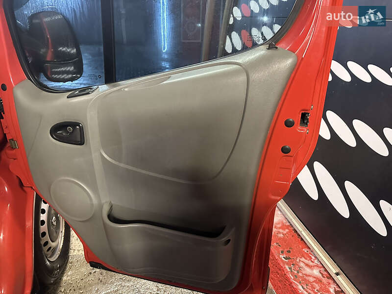 Минивэн Renault Trafic 2003 в Полтаве фото 10 Минивэн Renault Trafic 2003 в Полтаве