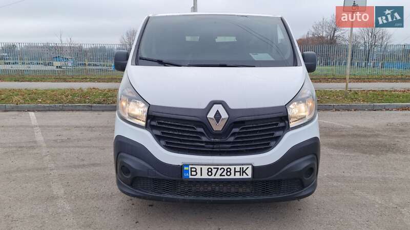 Грузовой фургон Renault Trafic 2015 в Полтаве