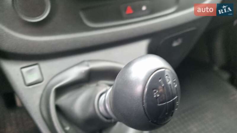 Грузовой фургон Renault Trafic 2015 в Полтаве