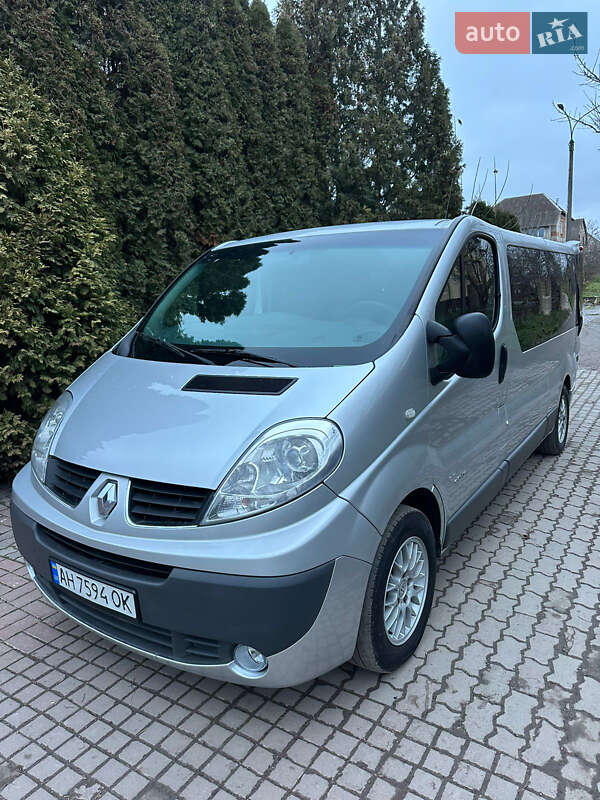 Минивэн Renault Trafic 2013 в Ровно фото 3 Минивэн Renault Trafic 2013 в Ровно