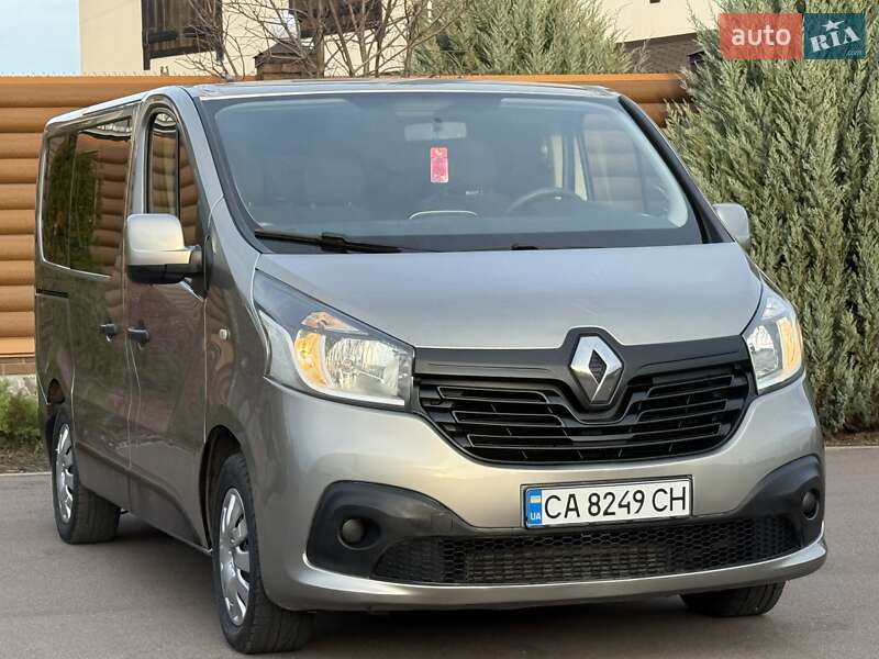 Минивэн Renault Trafic 2015 в Киеве