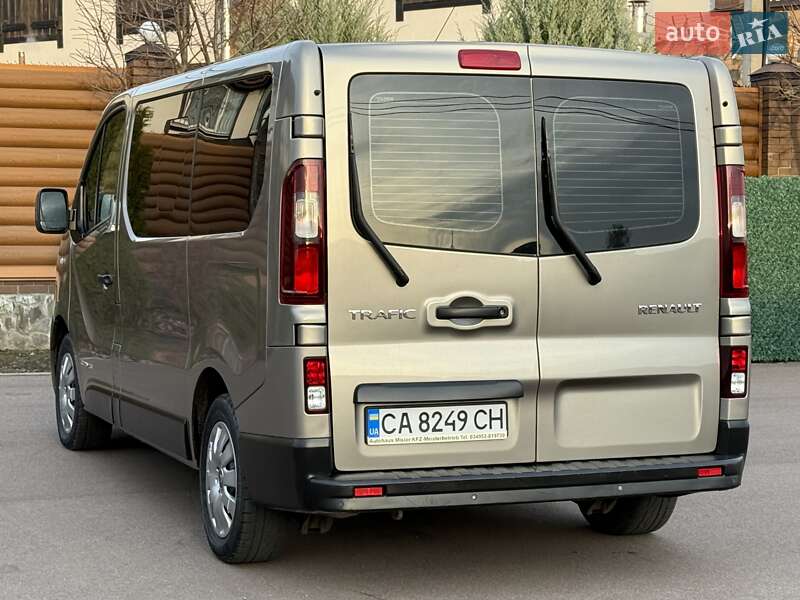 Минивэн Renault Trafic 2015 в Киеве