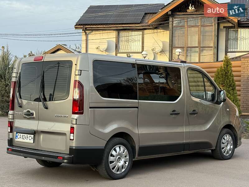 Минивэн Renault Trafic 2015 в Киеве