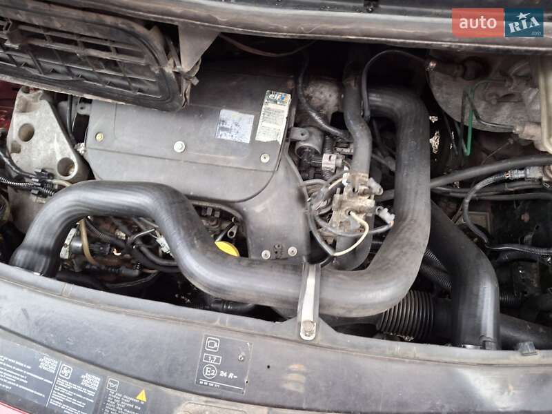 Мінівен Renault Trafic 2006 в Києві