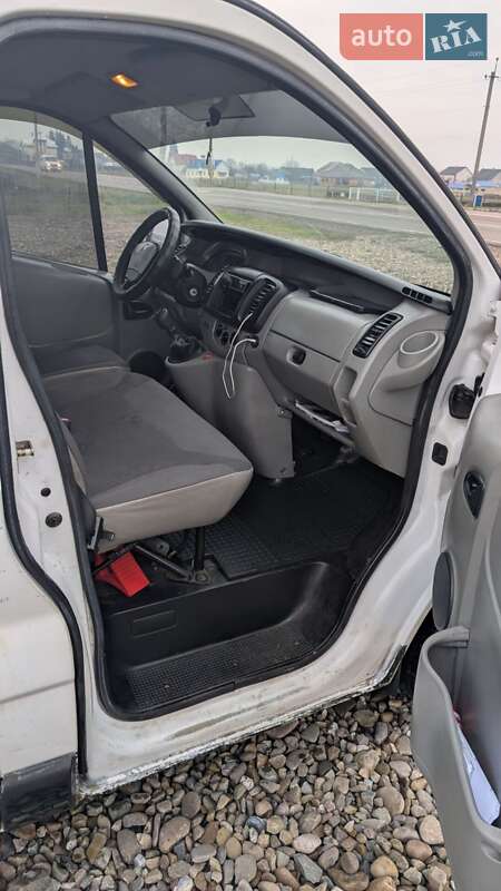 Грузовой фургон Renault Trafic 2002 в Тячеве фото 6 Грузовой фургон Renault Trafic 2002 в Тячеве