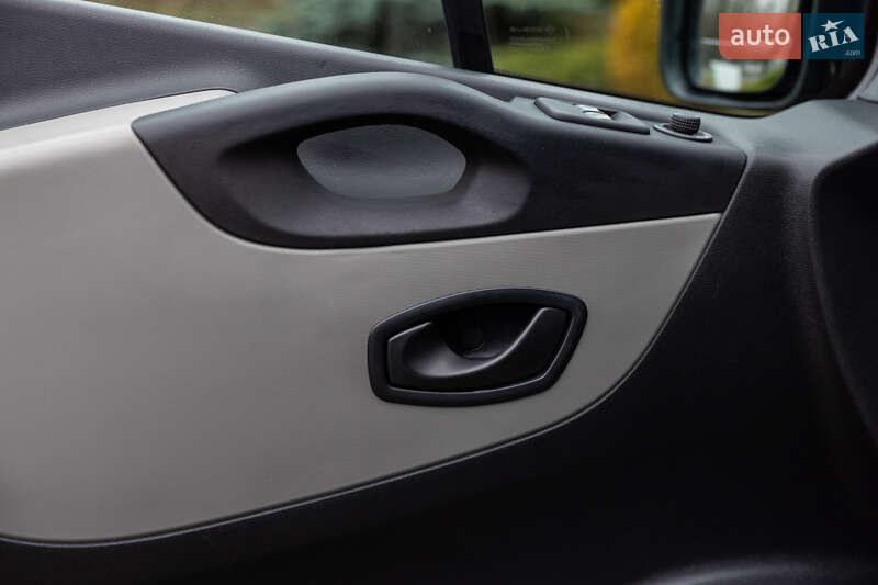 Минивэн Renault Trafic 2017 в Луцке