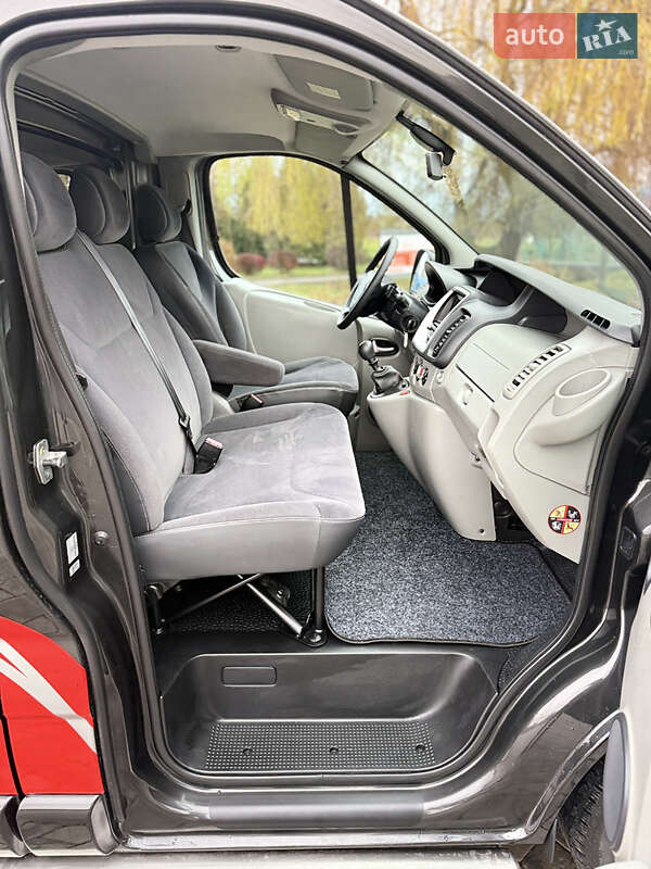 Грузовой фургон Renault Trafic 2012 в Ровно