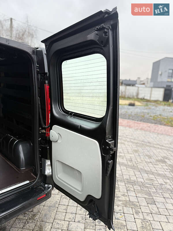 Грузовой фургон Renault Trafic 2012 в Ровно